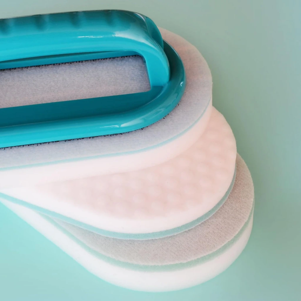 [411009] BROSSE LIGNE D'EAU AVEC 2 TAMPONS
DE REMPLACEMENT